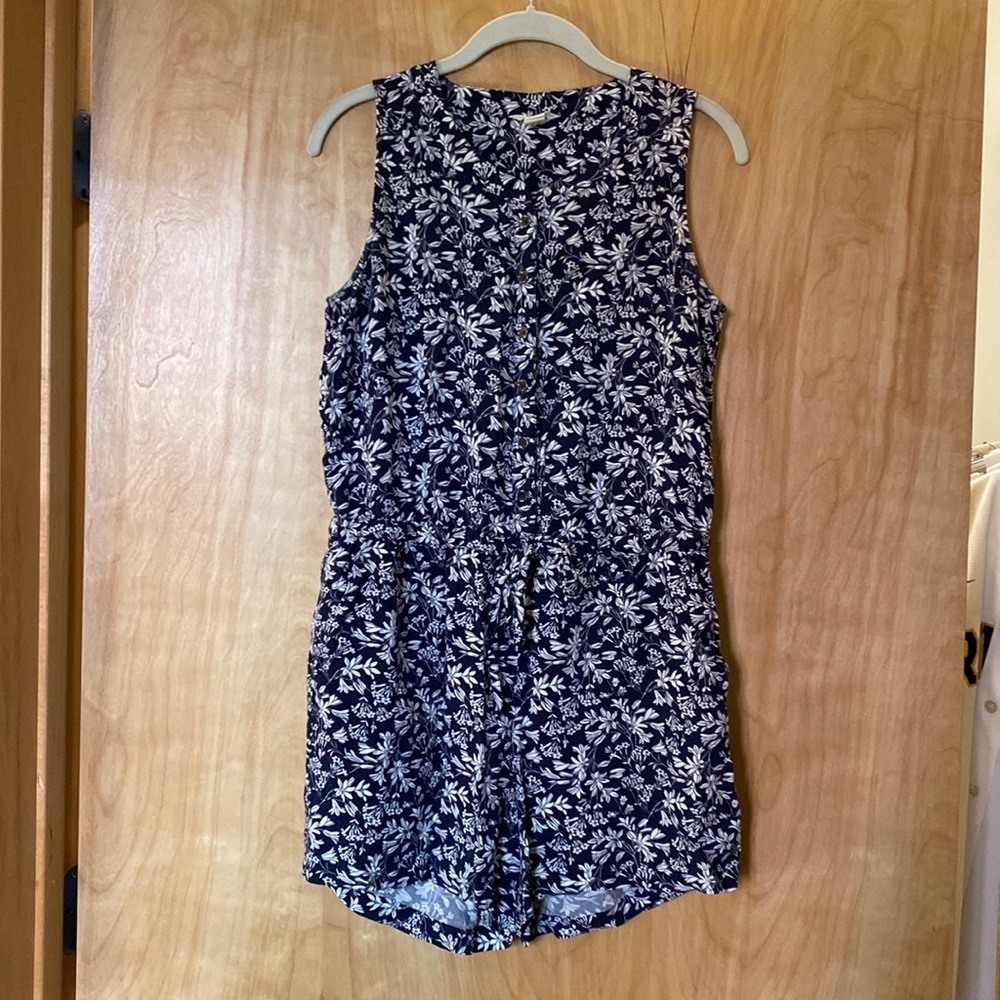 Blue & white floral romper. Size S.